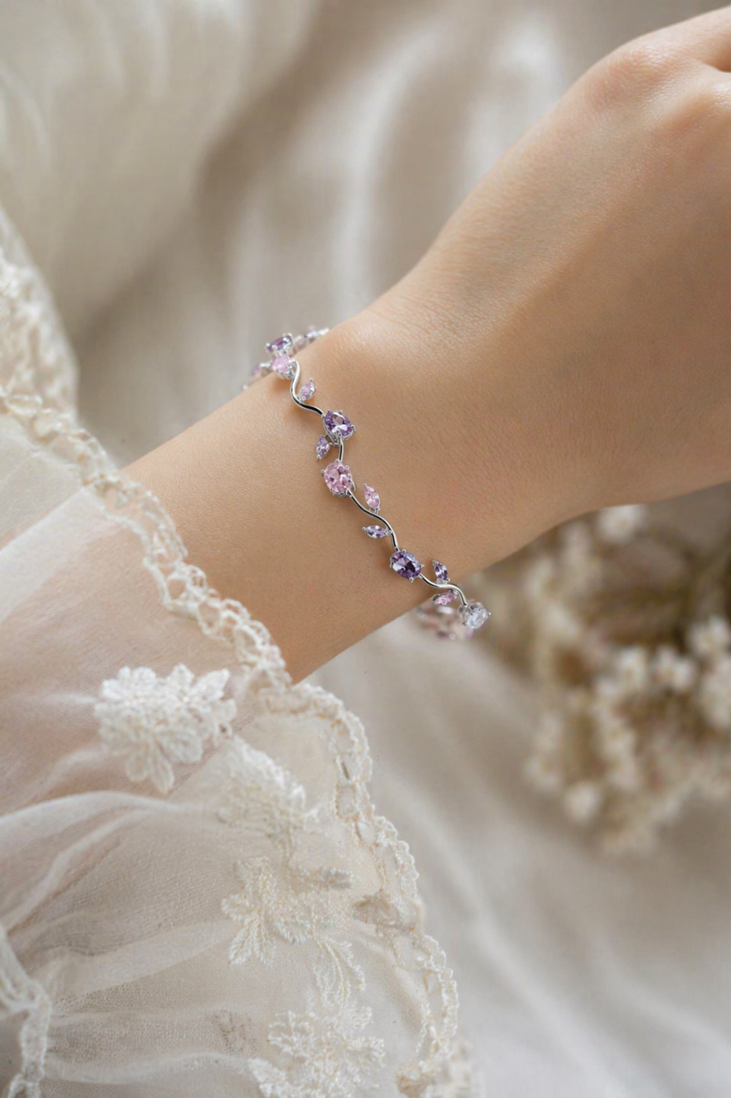 Trending ✨ Tulip Floral Bracelet