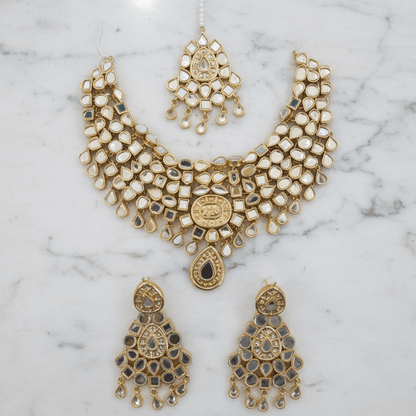 Gulzaar Kundan Set