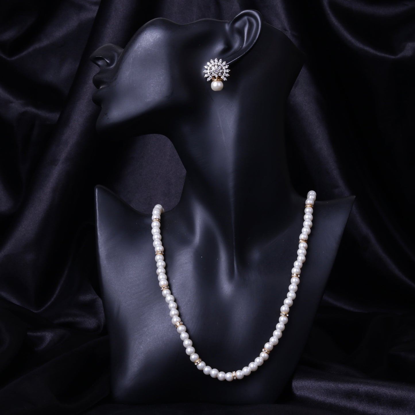 Zarkoon Jarao Tops With Pearl Mala Necklace Set