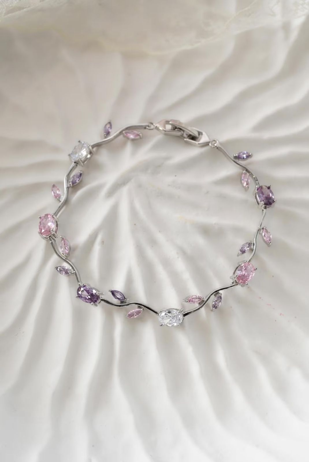 Trending ✨ Tulip Floral Bracelet
