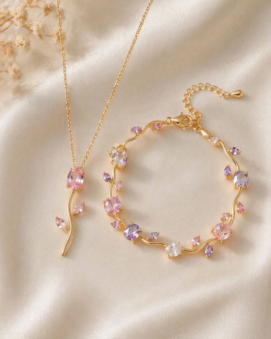 Trending ✨ Tulip Floral Bracelet
